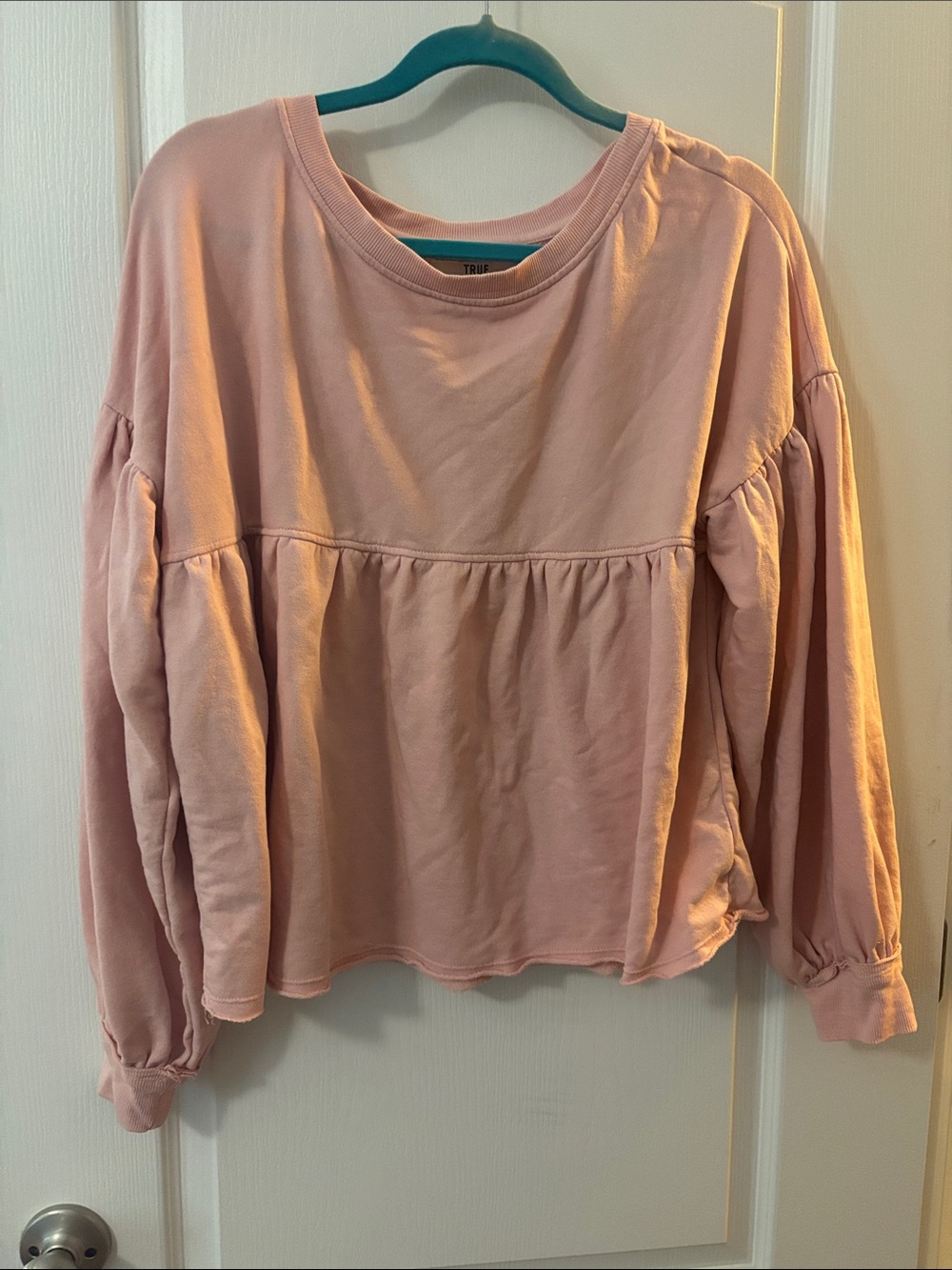 True Craft Sz M pink peplum sweatshirt